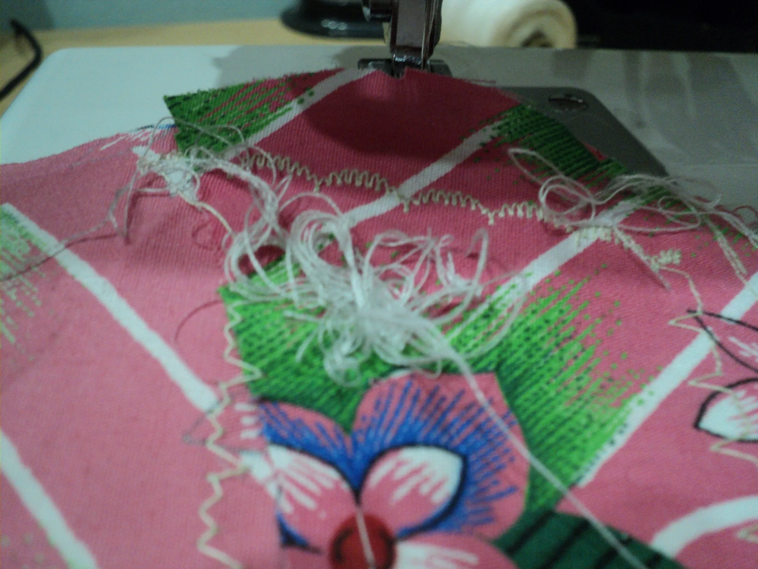 Швейная машина, оверлок Aurora 7010 в Москве и Московской области от магазина Ammina